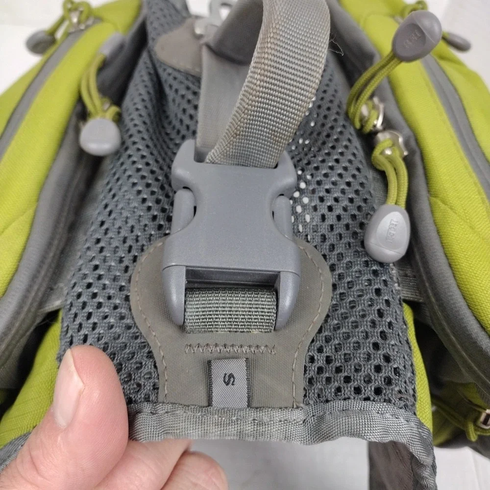 REI Ultra Dog Pack size Small Green Lightweight for Hiking, Backpack Fishing